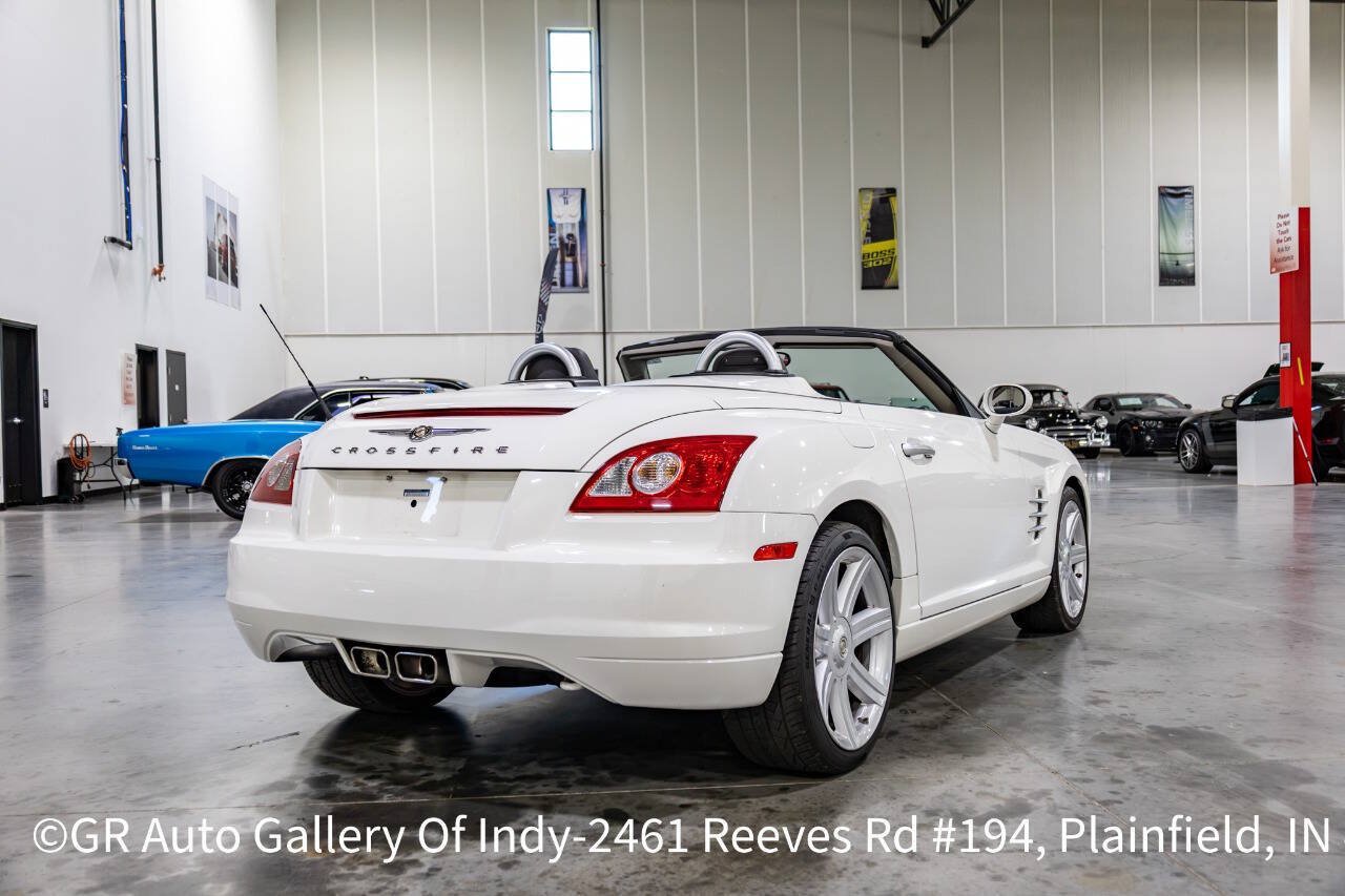 Used 2005 Chrysler Crossfire Limited RWD image 6