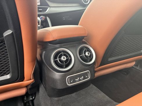 Certified 2022 Alfa Romeo Giulia Ti image 32