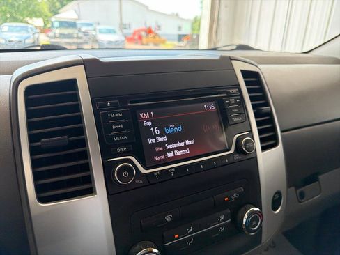 Used 2015 Nissan Frontier SV AWD/4WD image 24