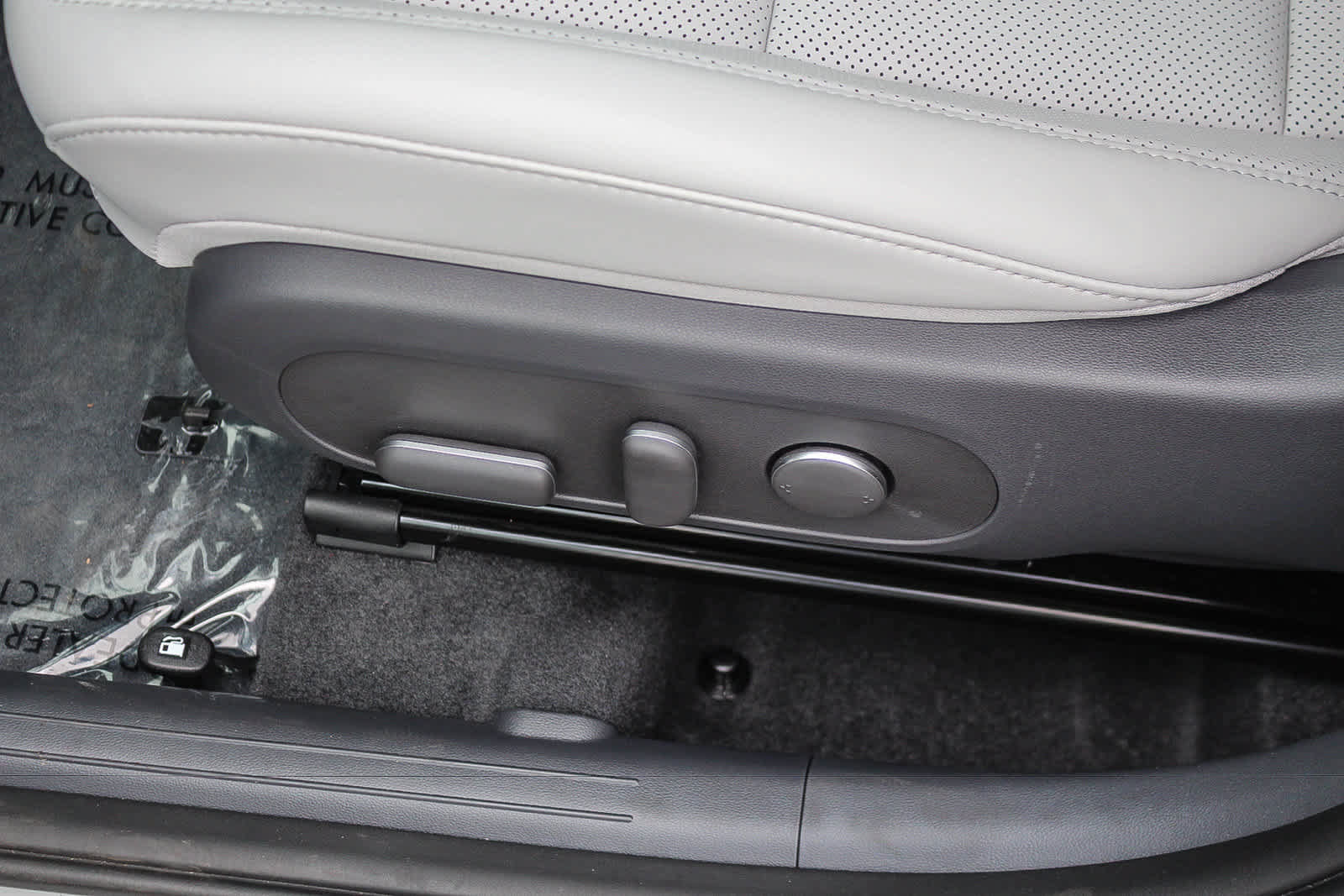 Certified 2026 Hyundai Kona SEL Premium FWD image 27