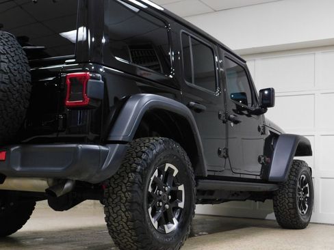 Used 2024 Jeep Wrangler Unlimited Rubicon w/ Technology Group AWD/4WD image 90