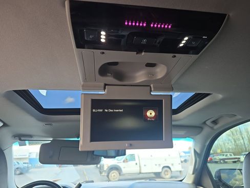 Used 2016 GMC Yukon SLT w/ Open Road Package image 30