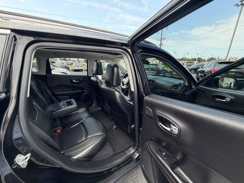 Used 2018 Jeep Compass Limited w/ Navigation Group AWD/4WD image 18