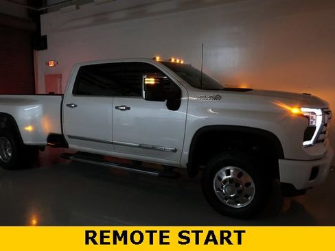 Used 2025 Chevrolet Silverado 3500 High Country w/ High Country Premium Package image 28