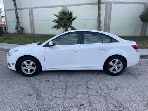Used 2014 Chevrolet Cruze LT image 4