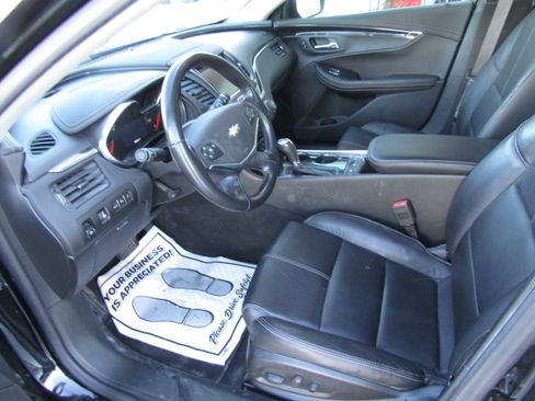 Used 2017 Chevrolet Impala LT w/ Leather Package image 10