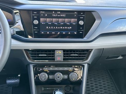 New 2024 Volkswagen Taos SE image 21