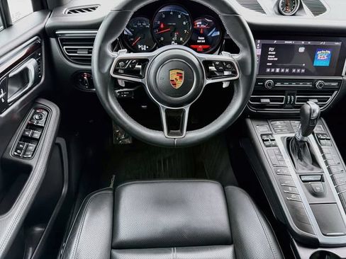 Used 2021 Porsche Macan AWD/4WD image 23