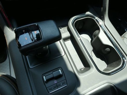 Certified 2024 GMC Sierra 1500 AT4 w/ Technology Package AWD/4WD image 31