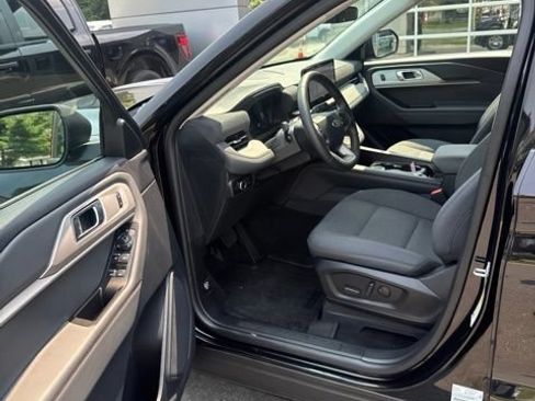 Used 2026 Ford Explorer Active AWD/4WD image 15