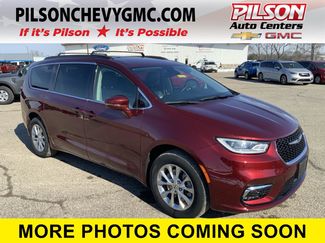 Used 2022 Chrysler Pacifica Touring-L video 1