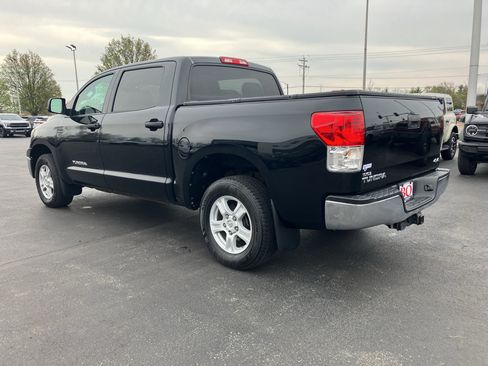 Used 2013 Toyota Tundra 4x4 CrewMax w/ Tow Pkg image 6