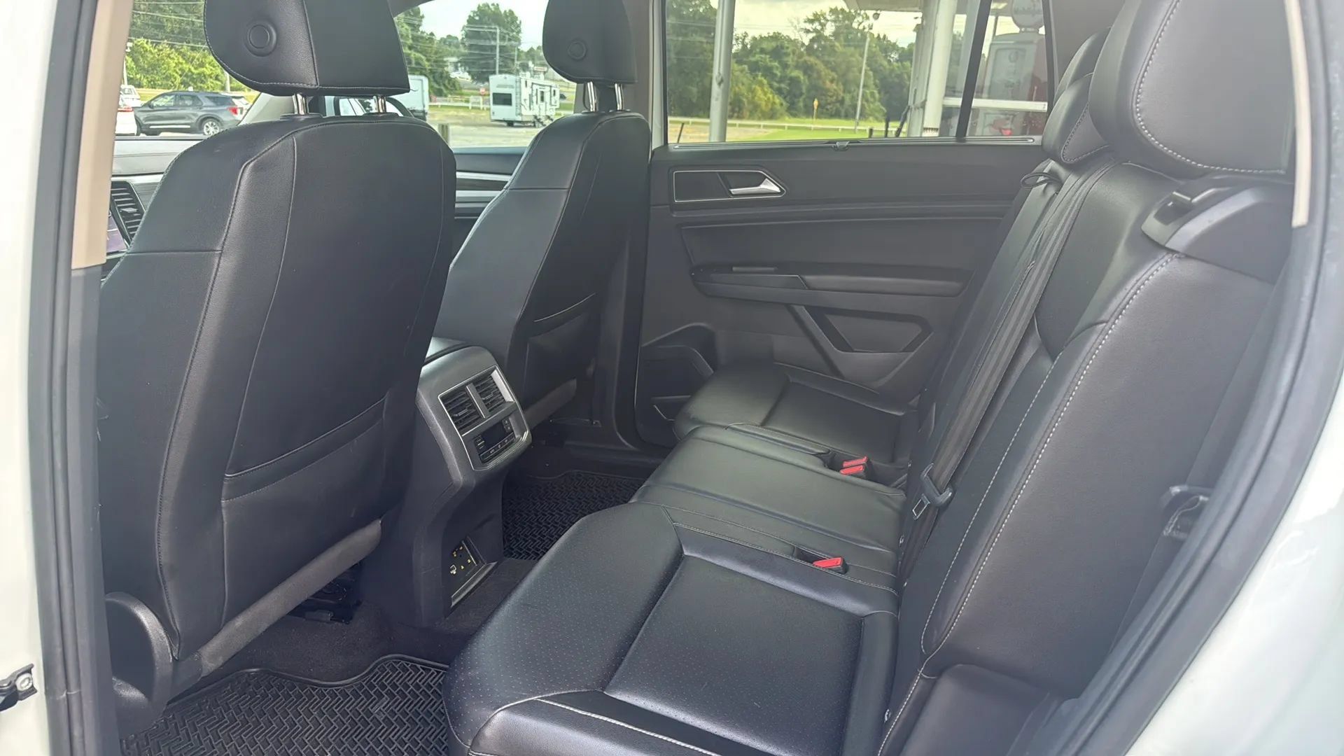 Used 2019 Volkswagen Atlas SEL FWD image 14