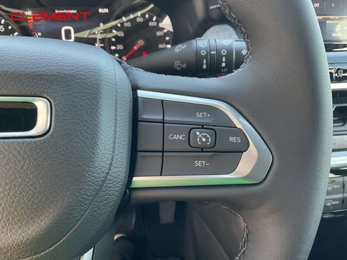 New 2026 Jeep Compass Latitude image 8