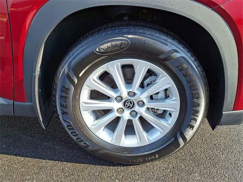 Certified 2024 Toyota Grand Highlander XLE image 8