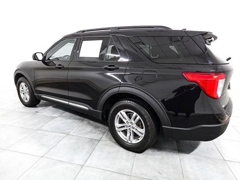 Used 2021 Ford Explorer XLT AWD/4WD image 4