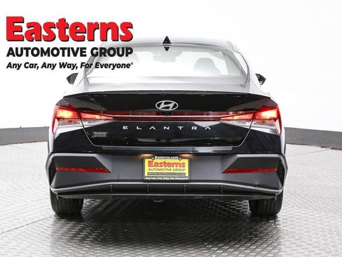 Used 2025 Hyundai Elantra Sport w/ Cargo Package image 6