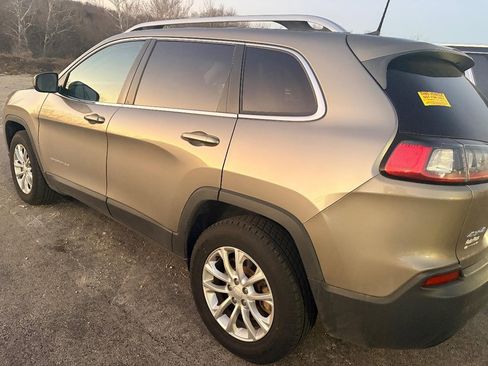 Used 2019 Jeep Cherokee Latitude w/ Cold Weather Group image 35