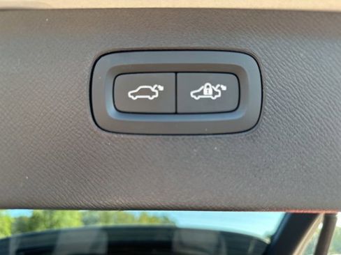 Used 2023 Volvo XC90 B6 Plus w/ Protection Package Premier image 12