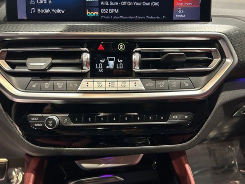 Used 2023 BMW X4 xDrive30i w/ M Sport Package AWD/4WD image 21