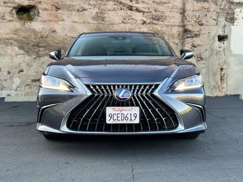 Used 2022 Lexus ES 300h w/ Accessory Package 2 image 9