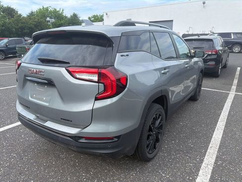 Used 2023 GMC Terrain SLE w/ Driver Convenience Package AWD/4WD image 4