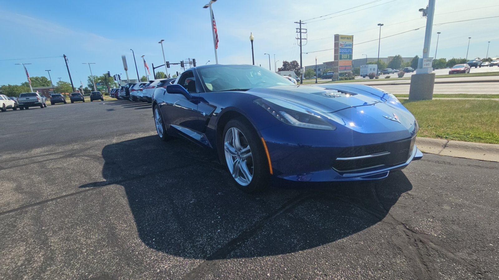 Used 2017 Chevrolet Corvette Stingray Coupe w/ 1LT RWD image 1