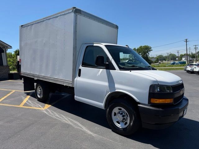Used 2020 Chevrolet Express 3500 RWD image 3