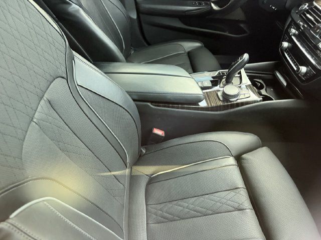 Used 2020 BMW 540i w/ Premium Package RWD image 5