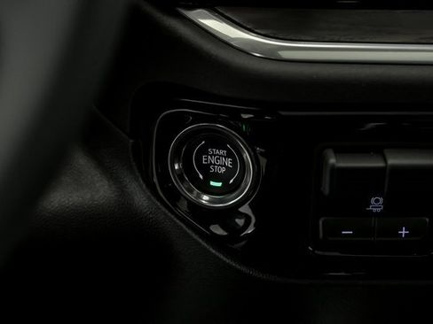 New 2026 GMC Sierra 1500 SLT image 14