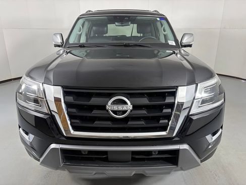Used 2023 Nissan Armada Platinum w/ Captain's Chairs Package AWD/4WD image 3