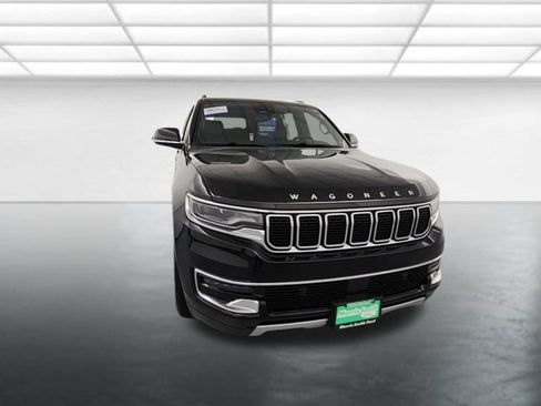Used 2024 Jeep Wagoneer L Series II w/ Flexible Seating Group AWD/4WD image 2