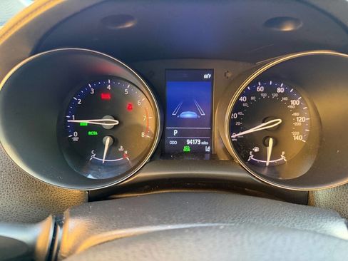 Used 2019 Toyota C-HR Limited image 15