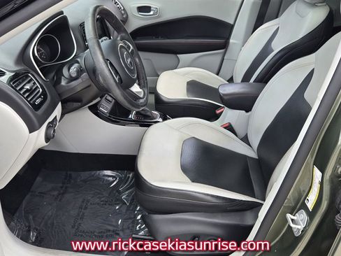 Used 2018 Jeep Compass Limited w/ Navigation Group FWD image 11