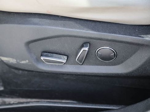 Used 2018 Ford Edge Titanium w/ Equipment Group 302A FWD image 18