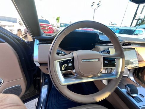 Used 2025 Land Rover Range Rover Long Wheelbase Autobiography image 27