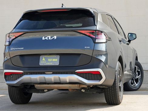 Used 2024 Kia Sportage LX AWD/4WD image 4