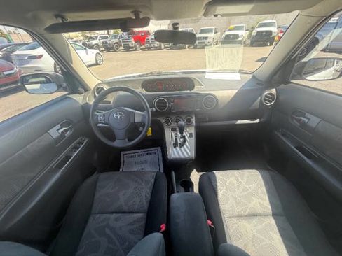 Used 2014 Scion xB FWD image 15