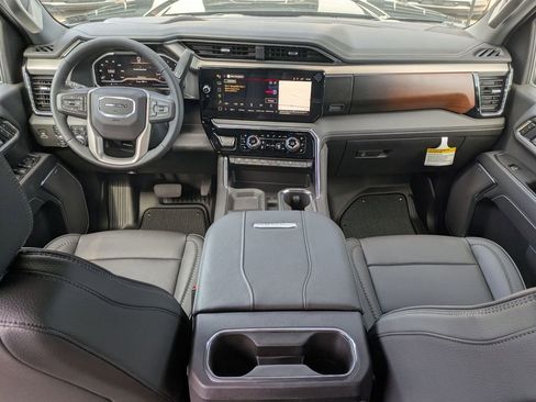 New 2025 GMC Sierra 2500 Denali w/ Denali Reserve Package image 11