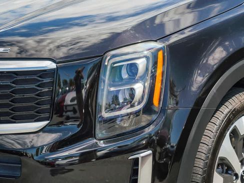Certified 2022 Kia Telluride EX w/ EX Premium Package FWD image 8