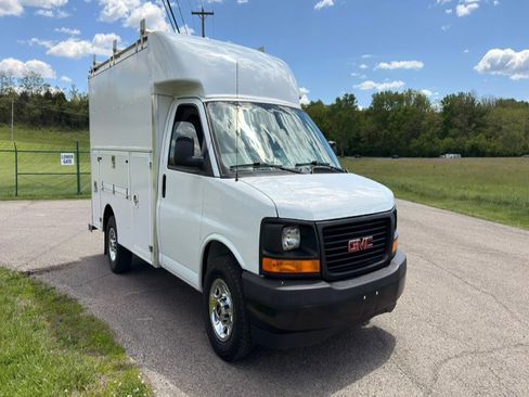 Used 2017 GMC Savana 3500 RWD image 6
