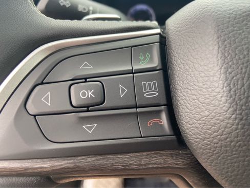 Used 2025 Jeep Grand Cherokee L Limited w/ Black Appearance Package image 25