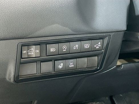 Used 2023 Toyota Tundra Limited image 8