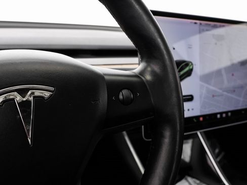 Used 2018 Tesla Model 3 Long Range image 26