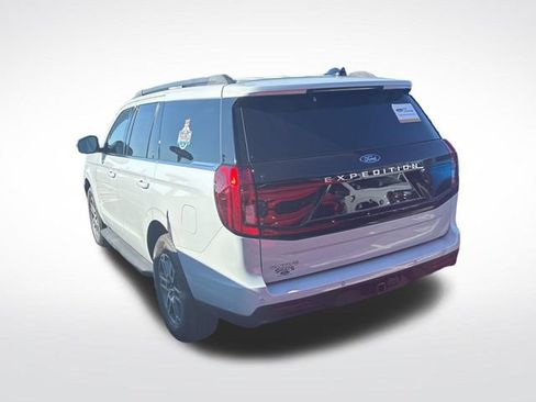 Used 2025 Ford Expedition Active RWD image 2