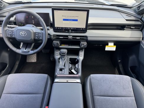 New 2026 Toyota RAV4 XSE AWD/4WD image 4