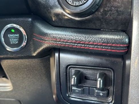 Used 2024 Ford Expedition Limited image 20