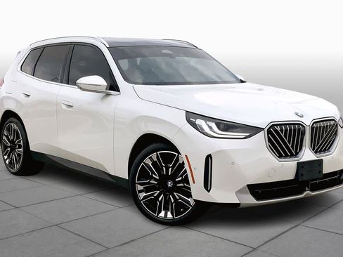 Used 2025 BMW X3 xDrive30i w/ Premium Package image 2