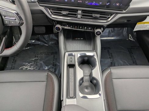 New 2025 Chevrolet Equinox EV RS image 20