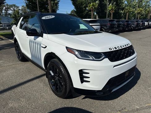 Certified 2025 Land Rover Discovery Sport Dynamic SE AWD/4WD image 9
